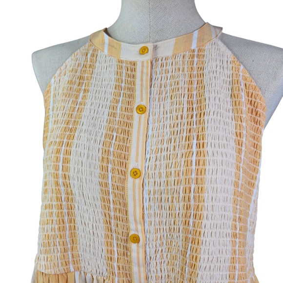 Torrid Yellow and Cream Sleeveless Button-Down Top - Picture 2 of 12